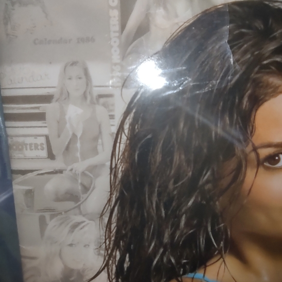 Hooter's Calendar new collectable vtg - Picture 3 of 12